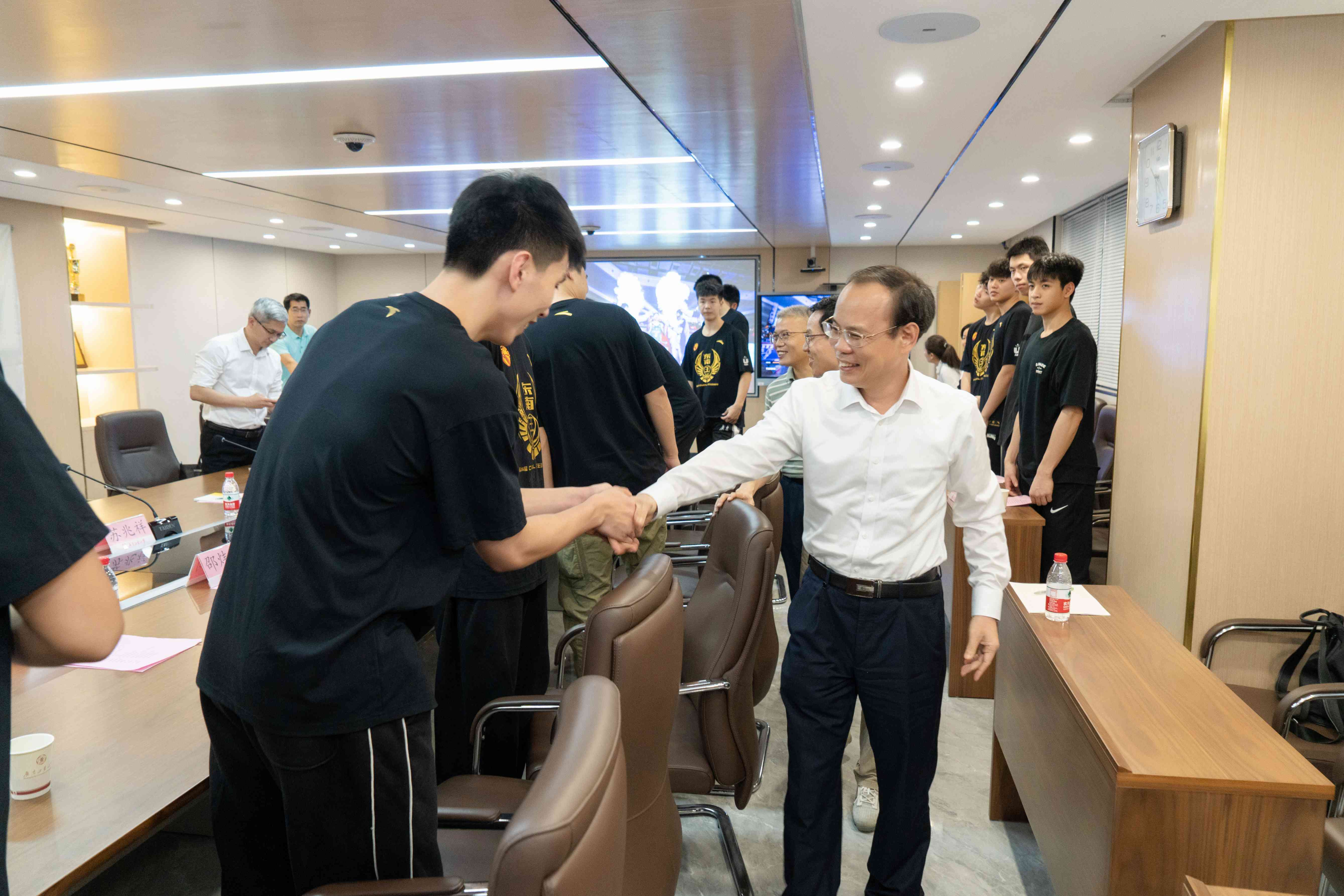 全国青年篮球运动员交流会在京举行，推动行业高端发展的简单介绍